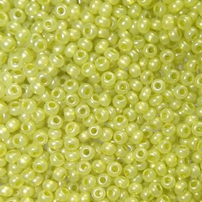 seed beads N10 Yellowgreen Metallic dyed alabaster (25g) Czech - j1931