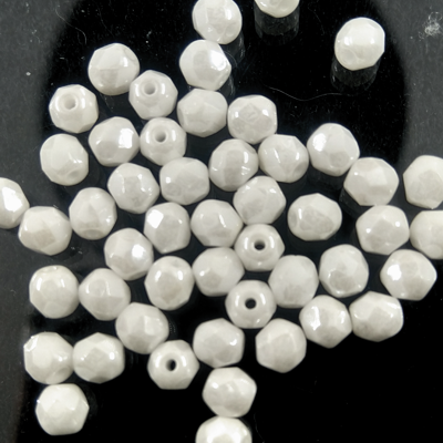 bead firepolished 4mm White lustered (50pcs) Czech - c191