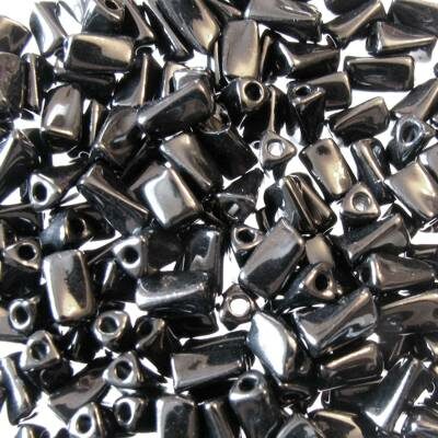 seed beads triangular twisted 7x3.5m Black - j1259
