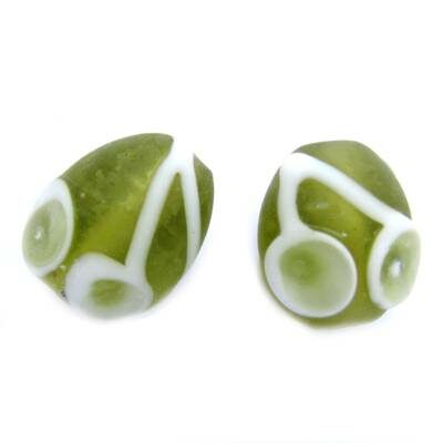 -40% bead oval 13x10mm Cherries green matt (India) - b120