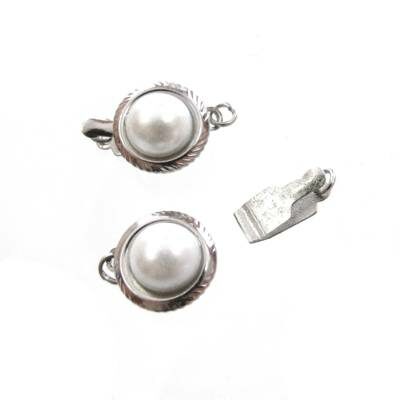 clasp round 12x12x8mm silver color with glass bead