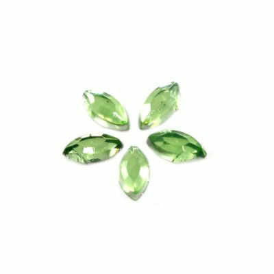 rhine nail stone leaves green 2mm  - fn216